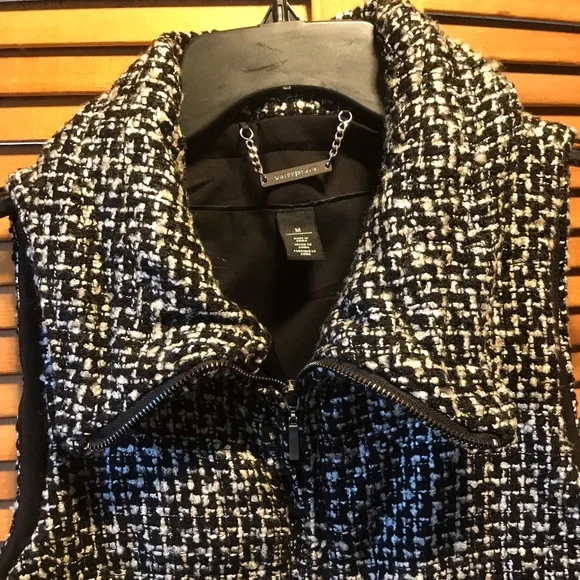 White House Black Market Black & White Boucle Vest - Picture 8 of 12
